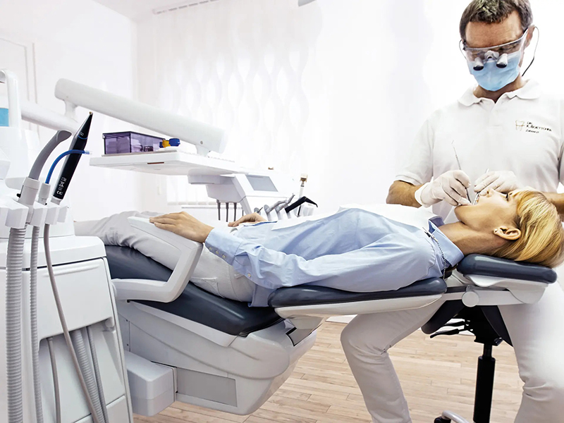 e80-vision_dr-boettcher_dental-treatment-4_3500px_v3.jpg e80-vision_dr-boettcher_dental-treatment-4_3500px_v3.jpg