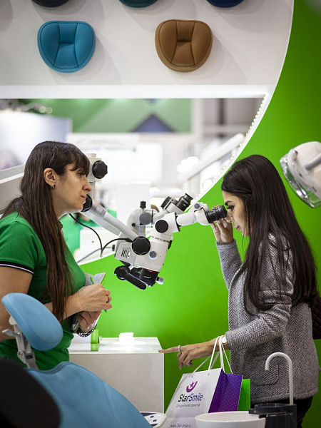 Стенд компании GREEN DENT на выставке Дентал-Экспо 2019_63.jpg