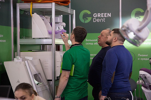 Стенд компании GREEN DENT на выставке Дентал-Ревю 2020-06.jpg