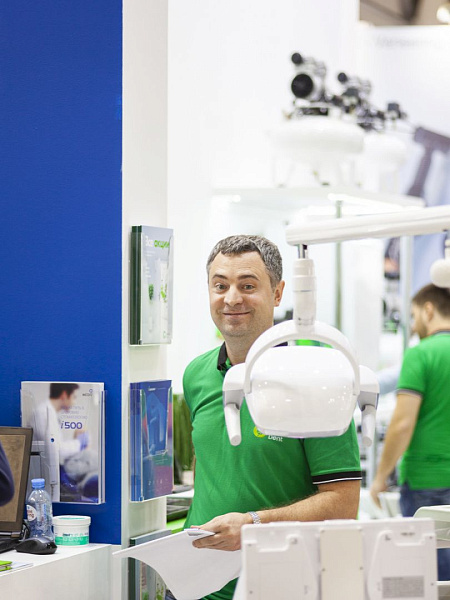 Стенд компании GREEN DENT на выставке Дентал-Экспо 2019_50.jpg
