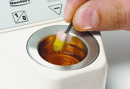 Renfert Hotty LED - воскотопка c индикацией заданной и фактической температуры на дисплее 