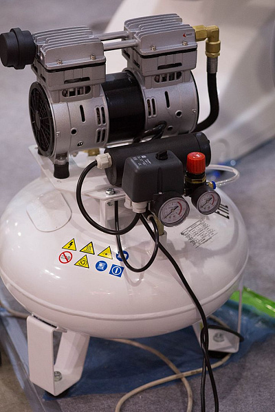 Стенд компании GREEN DENT на выставке Дентал-Ревю 2020-49.jpg