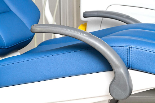 MERCURY 4800 - стоматологическая установка с верхней подачей инструментов