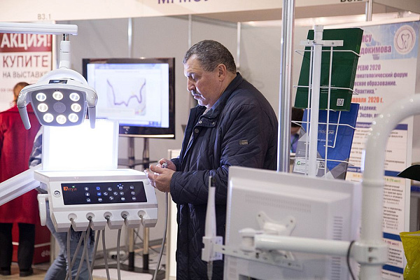 Стенд компании GREEN DENT на выставке Дентал-Ревю 2020-10.jpg