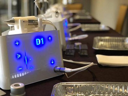 Acteon Group Piezotome CUBE – аппарат для костной хирургии с подсветкой